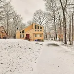 Pet-Friendly Poconos Vacation Rental With Hot Tub!