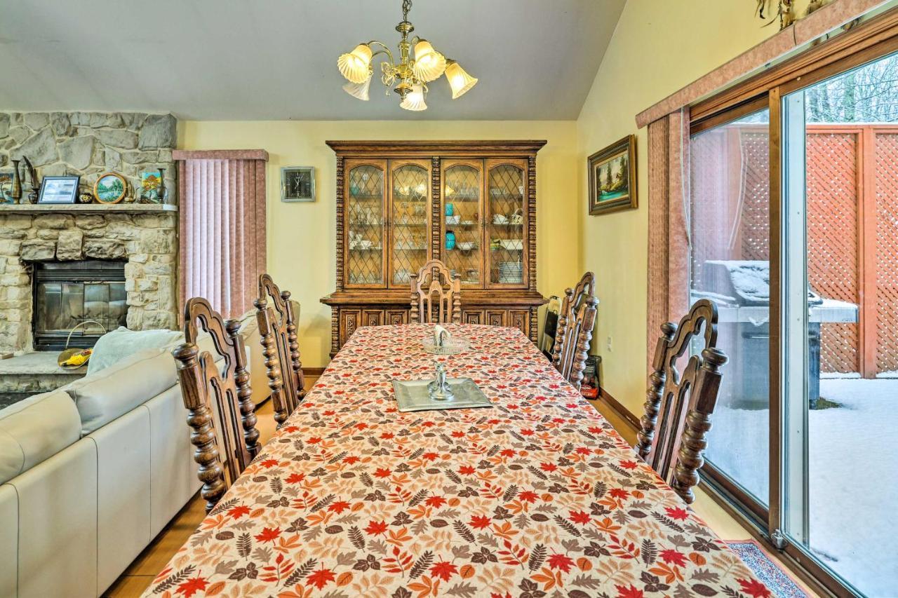 Pet-friendly Poconos Vacation With Hot Tub! Holiday home *