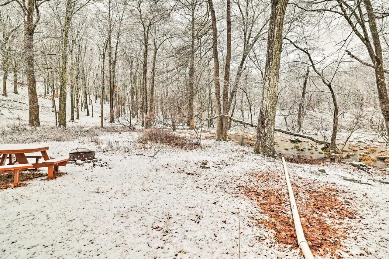 Pet-friendly Poconos Vacation With Hot Tub! Holiday home