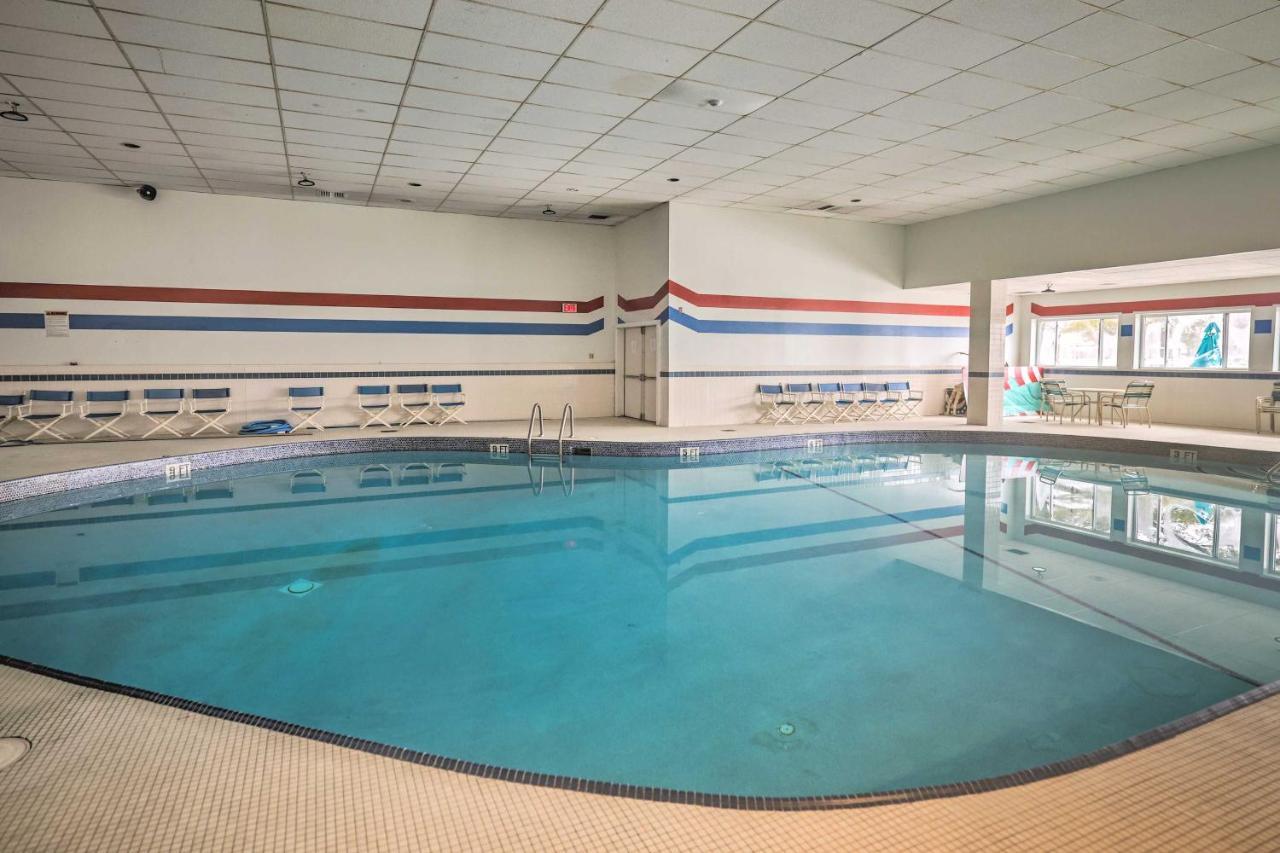 Holiday home Pet-friendly Poconos Vacation With Hot Tub! *