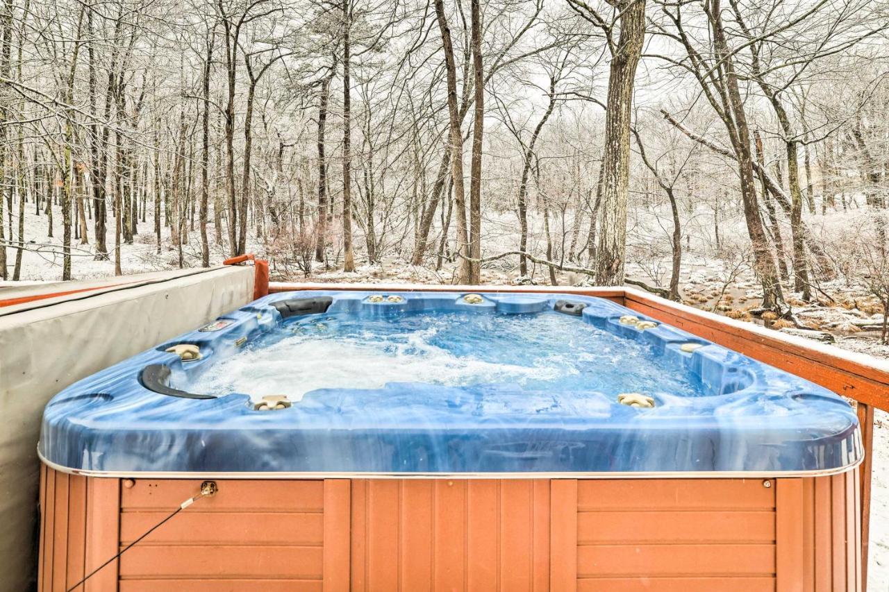 Pet-friendly Poconos Vacation With Hot Tub! *