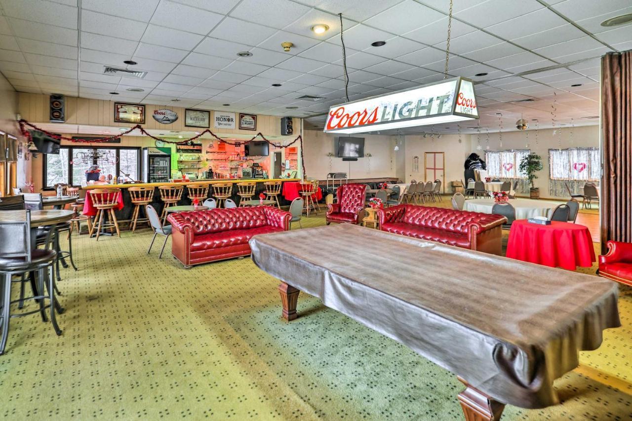 Pet-friendly Poconos Vacation With Hot Tub! *